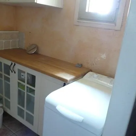 Apartment Aviso شقة
